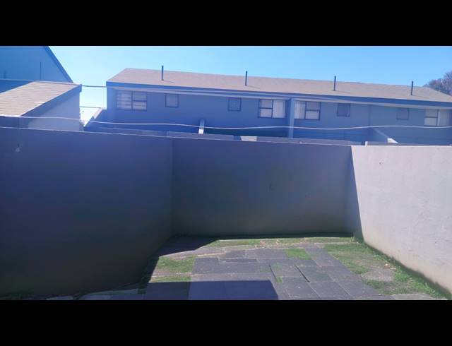 3 BEDROOM TOWNHOUSE FOR SALE IN SASOLBURG CENTRAL